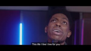 Moses Bliss – IN YOUR HANDS